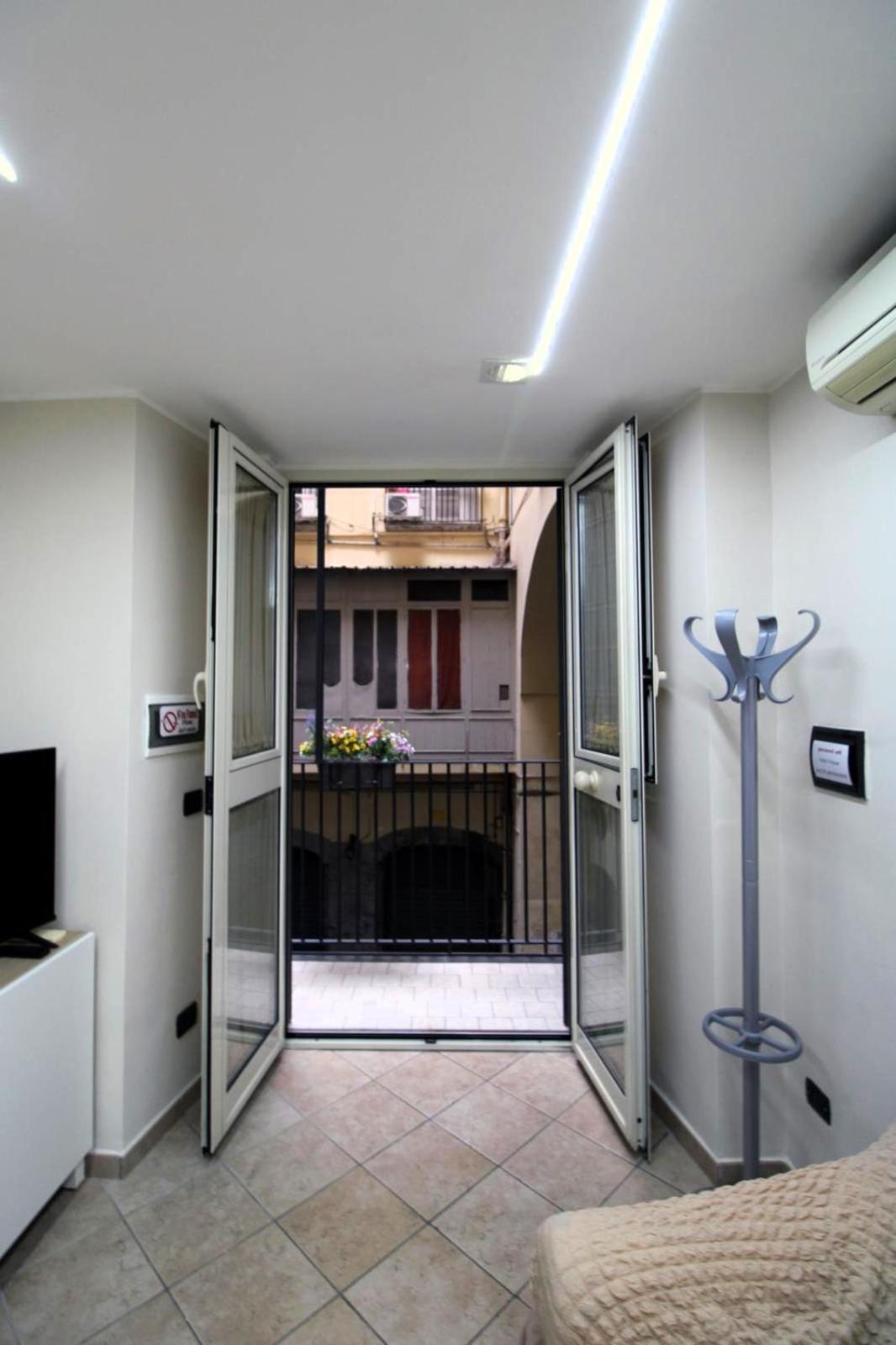 Lizzy'S House Apartment Napoli Ngoại thất bức ảnh